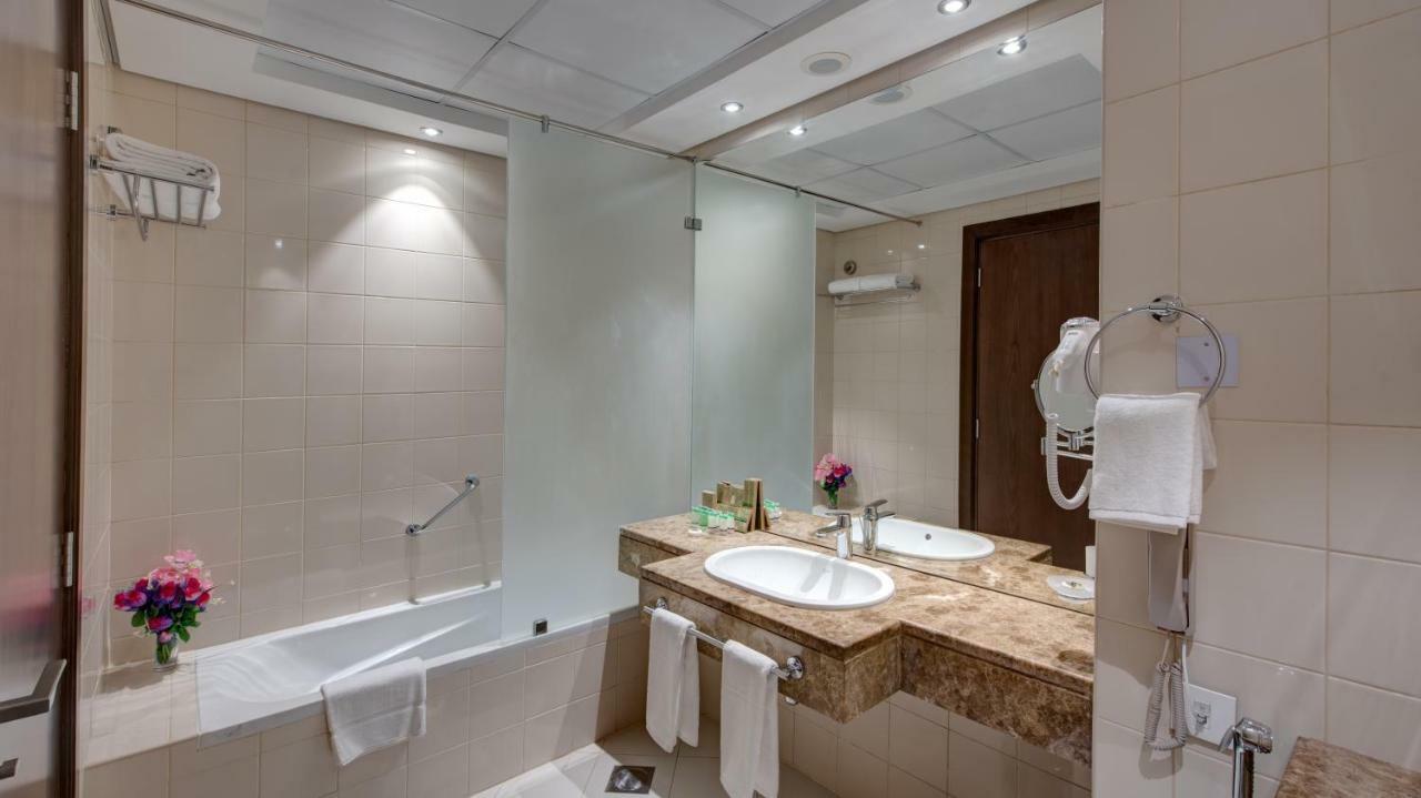 Center Hotel الشارقة المظهر الخارجي الصورة