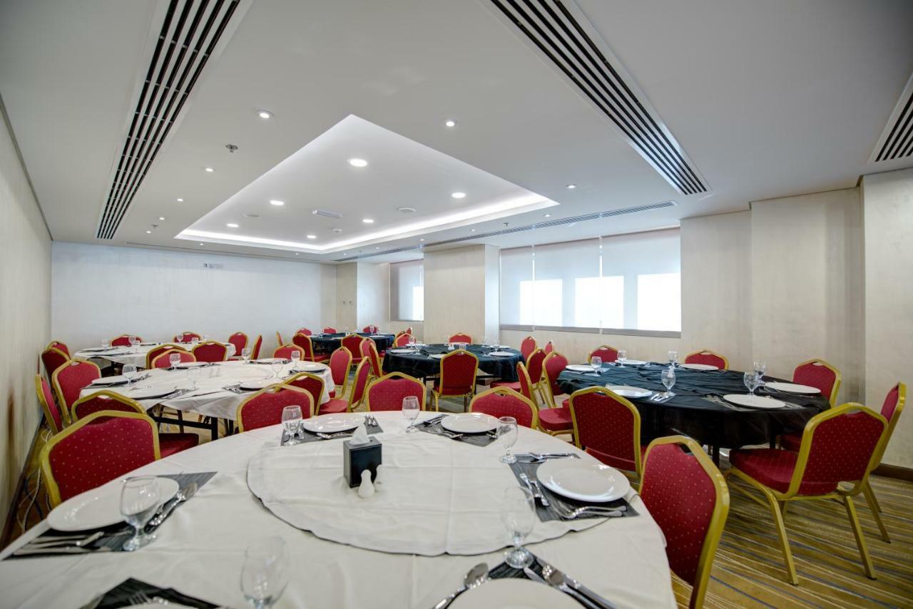 Center Hotel الشارقة المظهر الخارجي الصورة